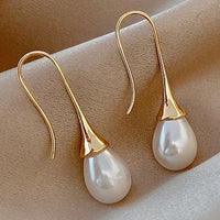 Pendientes clásicos con perlas Helena